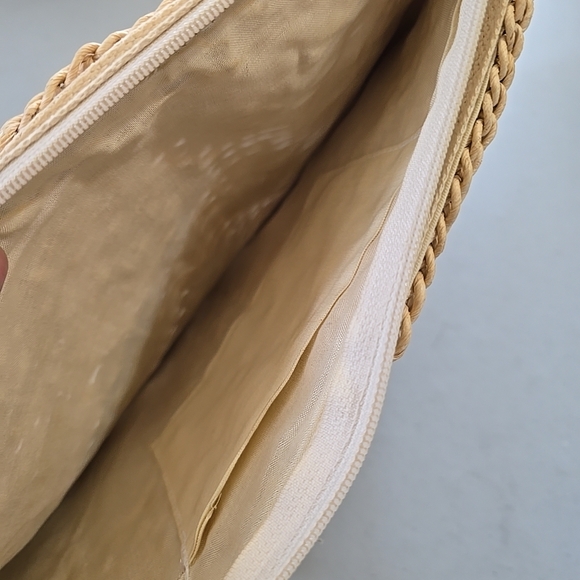 Hand Crafted Beige Woven Tote - Picture 5 of 8